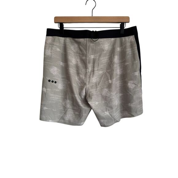 Vuori Cruise Board Shorts Eucalyptus Belize Men’s Size 32 Drawstring Swim Trunks - Picture 11 of 11